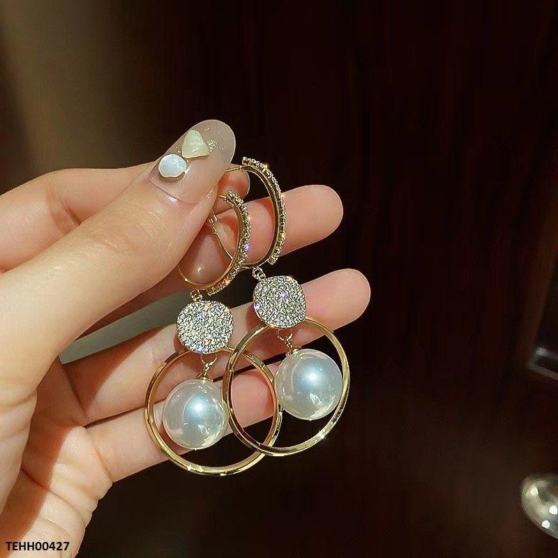 Elegant Pearl Earrings for Women 🌟– Timeless Beauty & Sophistication .🎁