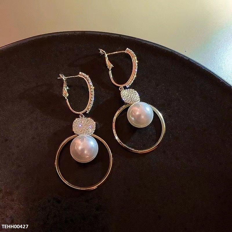 Elegant Pearl Earrings for Women 🌟– Timeless Beauty & Sophistication .🎁